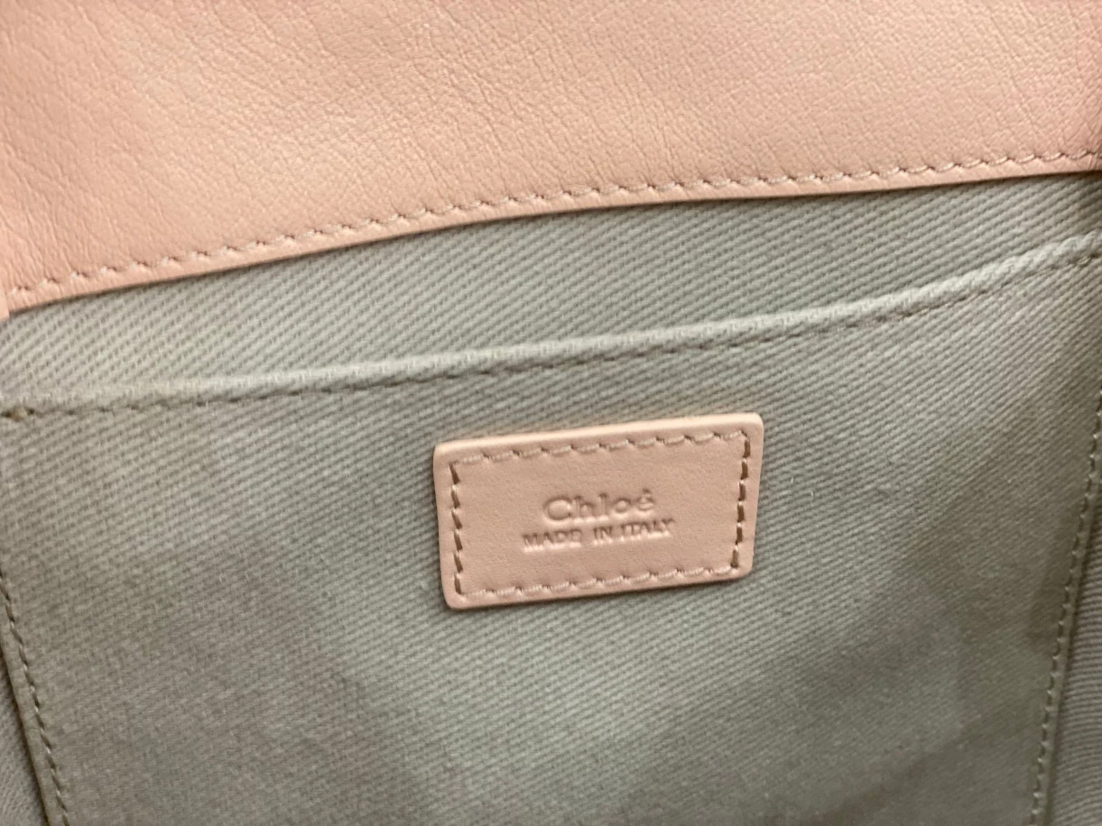 Chloé Small Woody Tote Bag Smooth Calfskin With Chloé Logo - MB016
