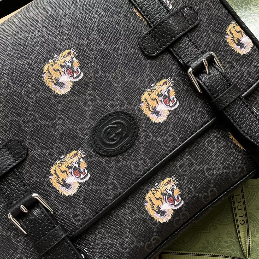 G*u*i tiger print messenger bag