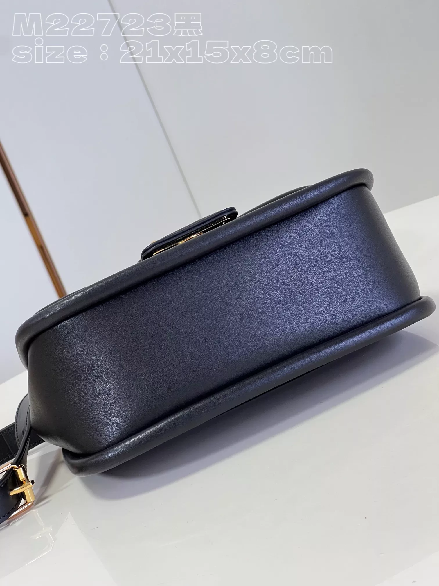 LV Hide and Seek Epi Handbag in Black