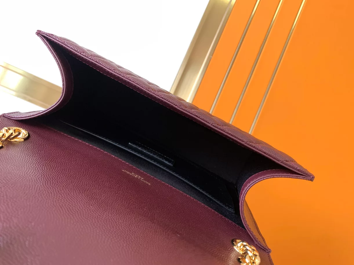 Envelope Medium in Quilted Grain de Poudre Embossed Leather Bag - YB027