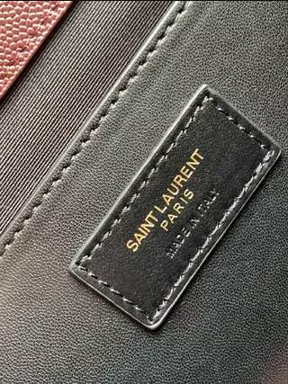 Envelope Medium in Quilted Grain de Poudre Embossed Leather Bag - YB027