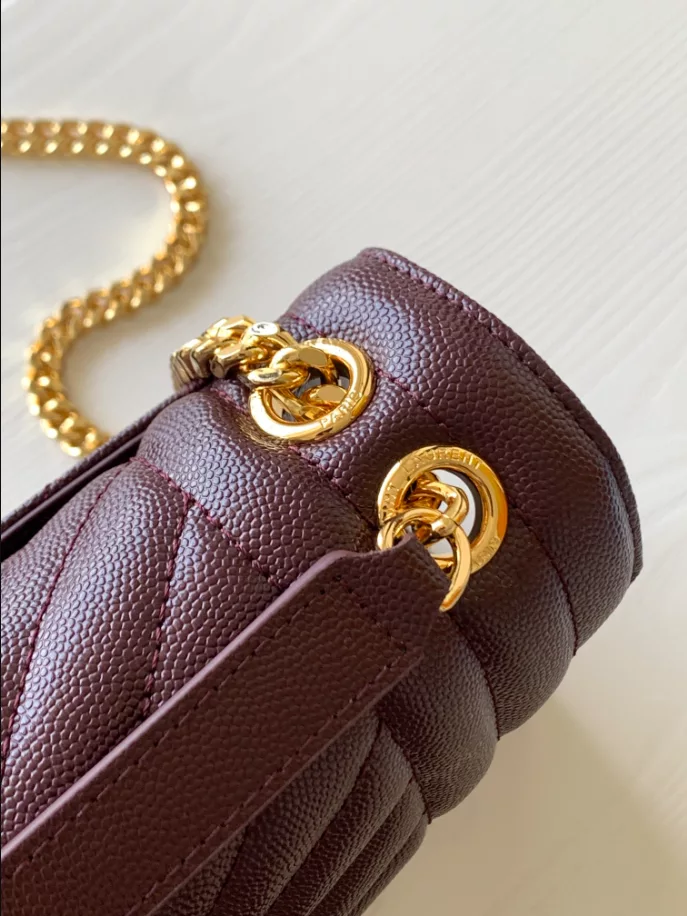 Envelope Medium in Quilted Grain de Poudre Embossed Leather Bag - YB027