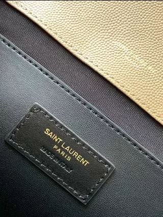 Envelope Medium in Quilted Grain de Poudre Embossed Leather Bag - YB028