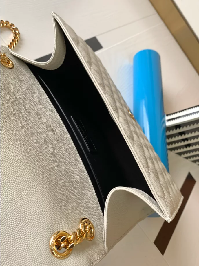 Envelope Medium in Quilted Grain de Poudre Embossed Leather Bag - YB029