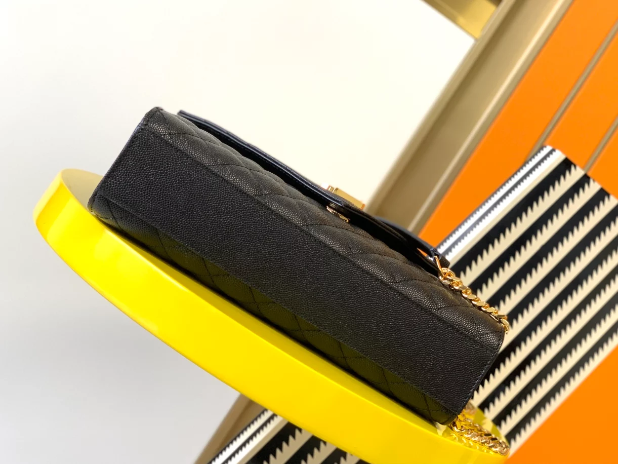 Envelope Medium in Quilted Grain de Poudre Embossed Leather Bag - YB030