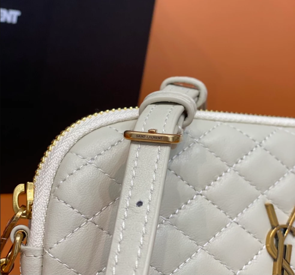 Gaby Zipped Pouch in Quilted Lambskin - YB048