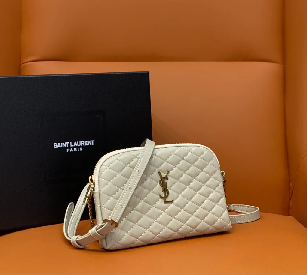 Gaby Zipped Pouch in Quilted Lambskin - YB048