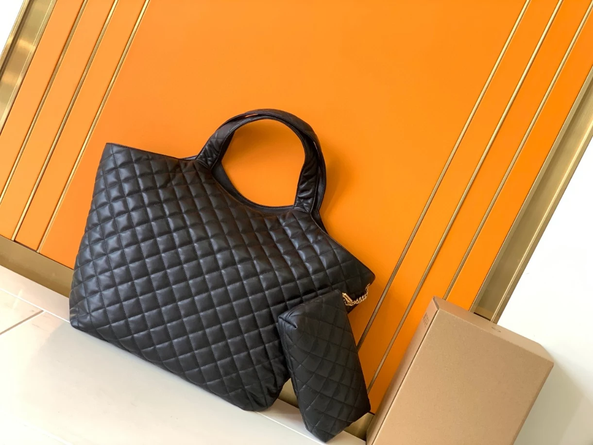 Icare Maxi Shopping Bag in Quilted Nubuck Suede - YB051