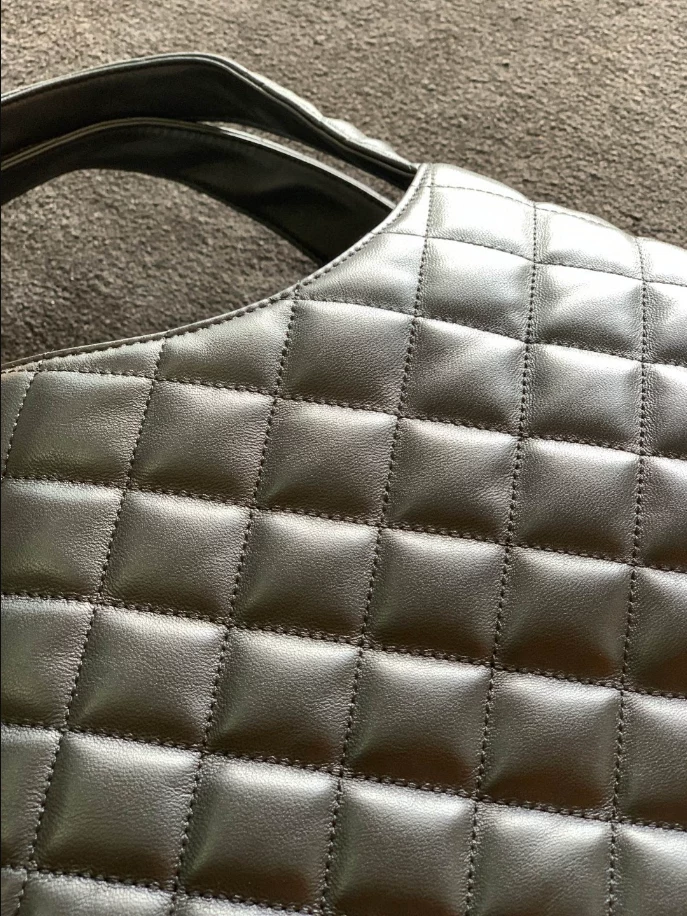 Icare Maxi Shopping Bag in Quilted Nubuck Suede - YB051