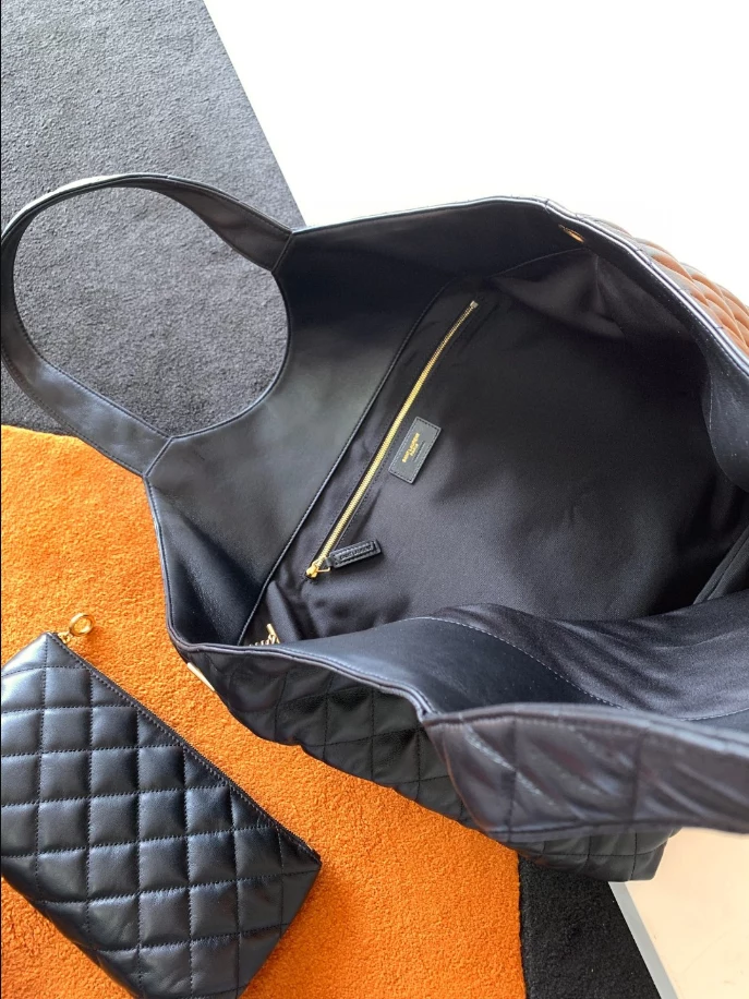 Icare Maxi Shopping Bag in Quilted Nubuck Suede - YB051