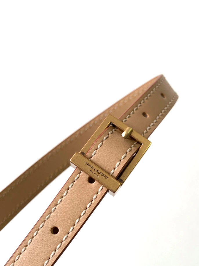 LE 5 À 7 Vertical in Smooth Leather Bag - YB008