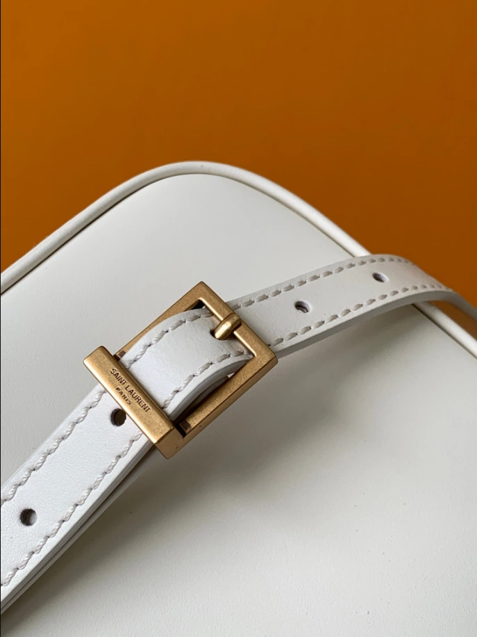 LE 5 À 7 Vertical in Smooth Leather Bag - YB009