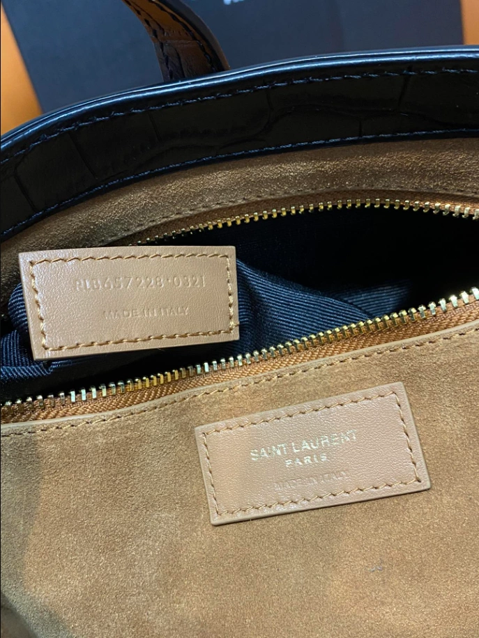 LE 5 à 7 in Crocodile-Embossed Shiny Leather Bag - YB026