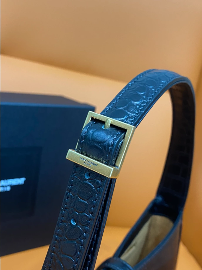 LE 5 à 7 in Crocodile-Embossed Shiny Leather Bag - YB026