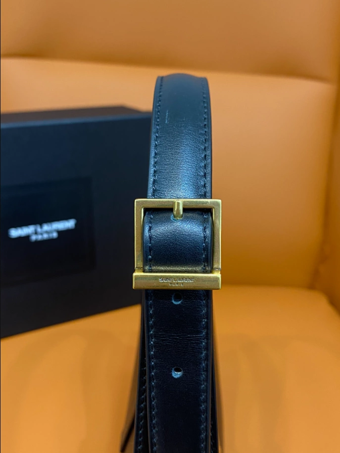 LE 5 à 7 in smooth leather Bag - YB015