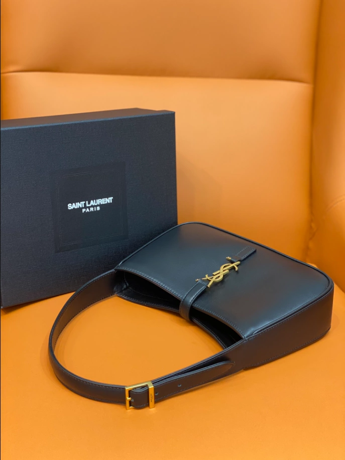 LE 5 à 7 in smooth leather Bag - YB015