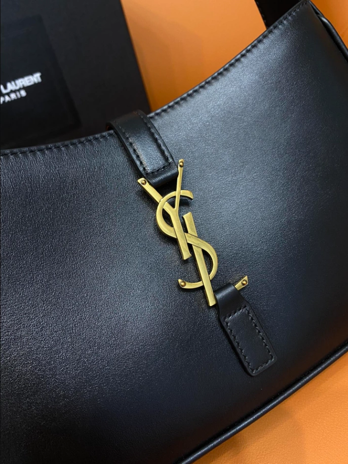 LE 5 à 7 in smooth leather Bag - YB015