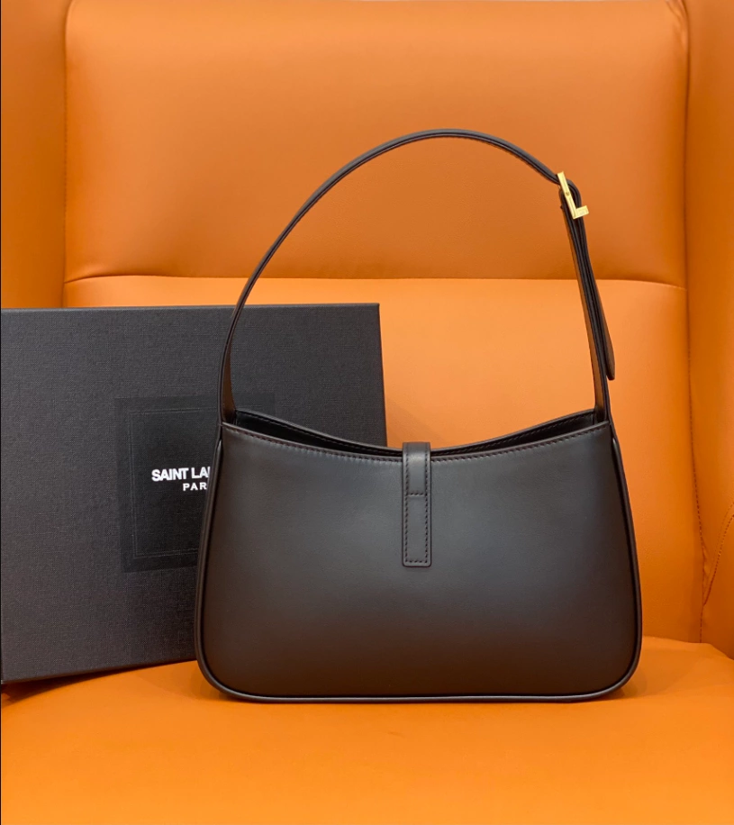 LE 5 à 7 in smooth leather Bag - YB015