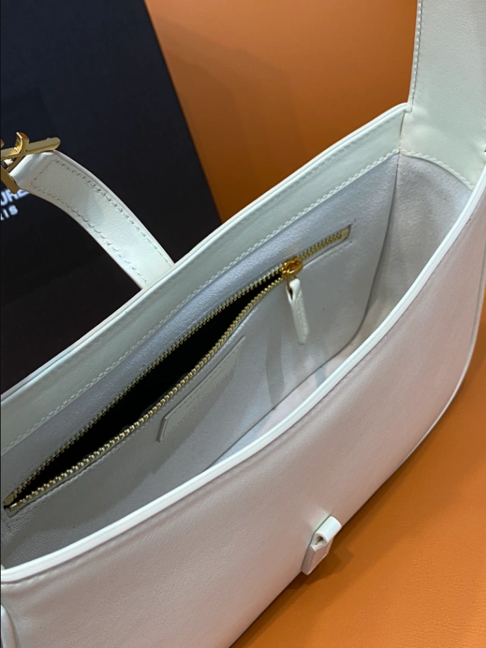 LE 5 à 7 in smooth leather Bag - YB016