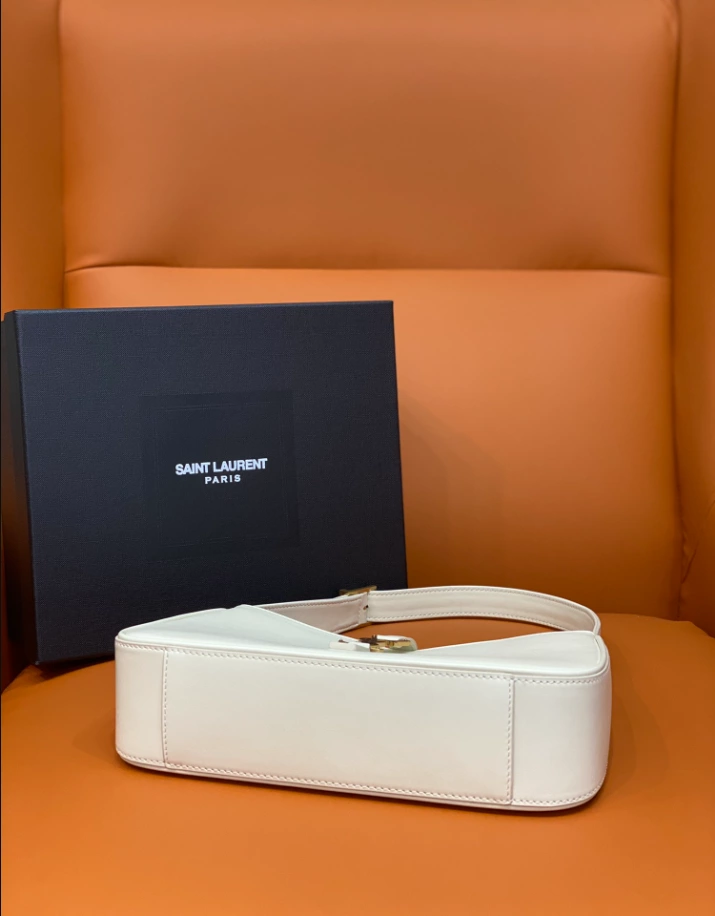 LE 5 à 7 in smooth leather Bag - YB016