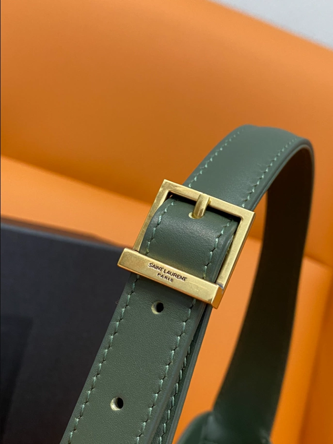 LE 5 à 7 in smooth leather Bag - YB017