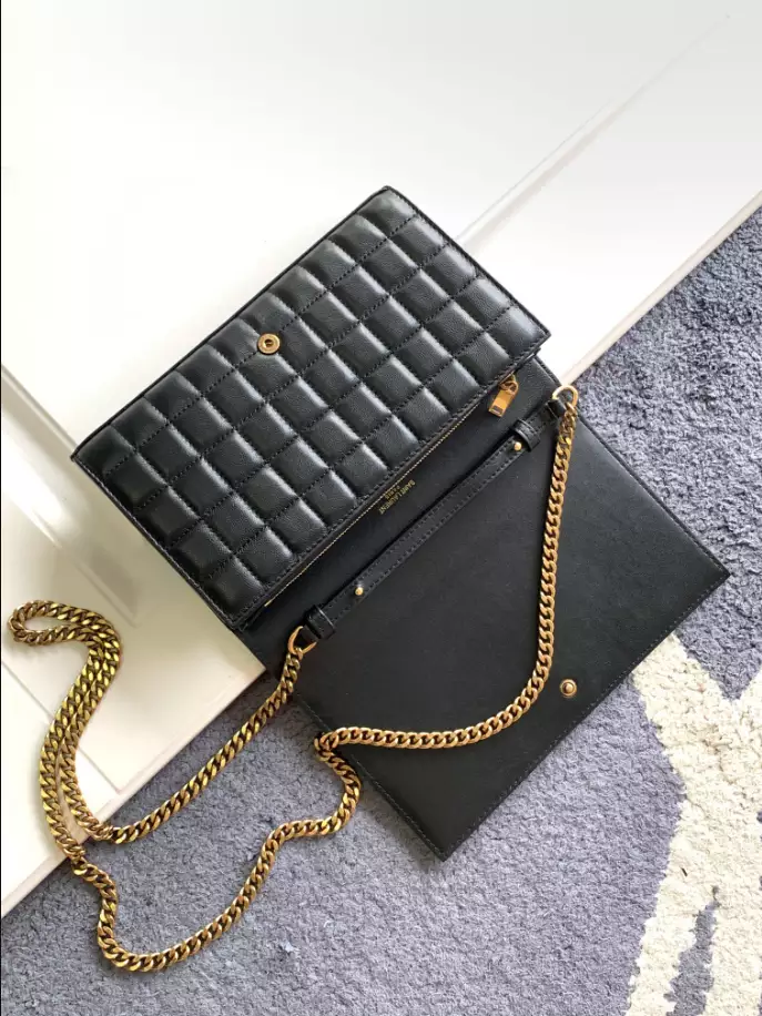 Lambskin Cassandre Chain Wallet - YB013