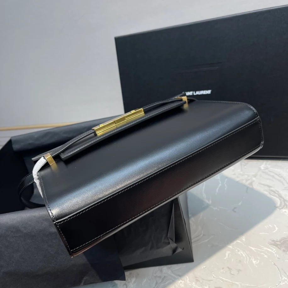 Manhattan Small Shoulder Bag in Box Saint Laurent - YB055