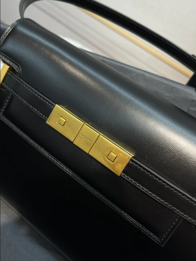 Manhattan Small Shoulder Bag in Box Saint Laurent - YB055