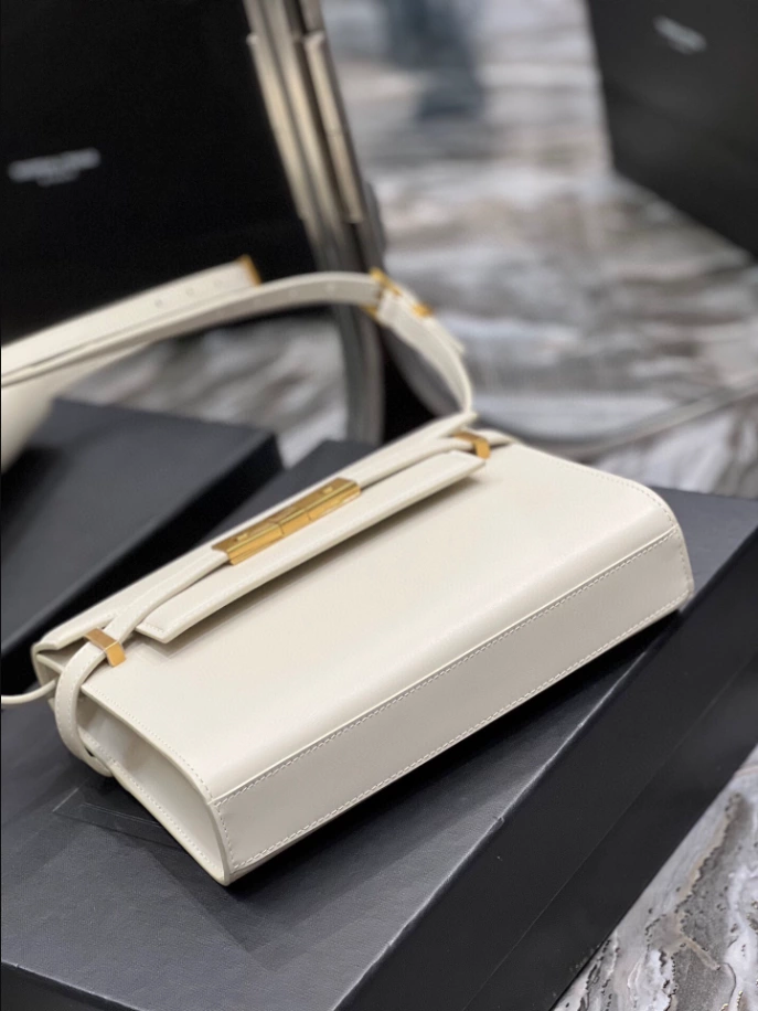 Manhattan Small Shoulder Bag in Box Saint Laurent - YB056
