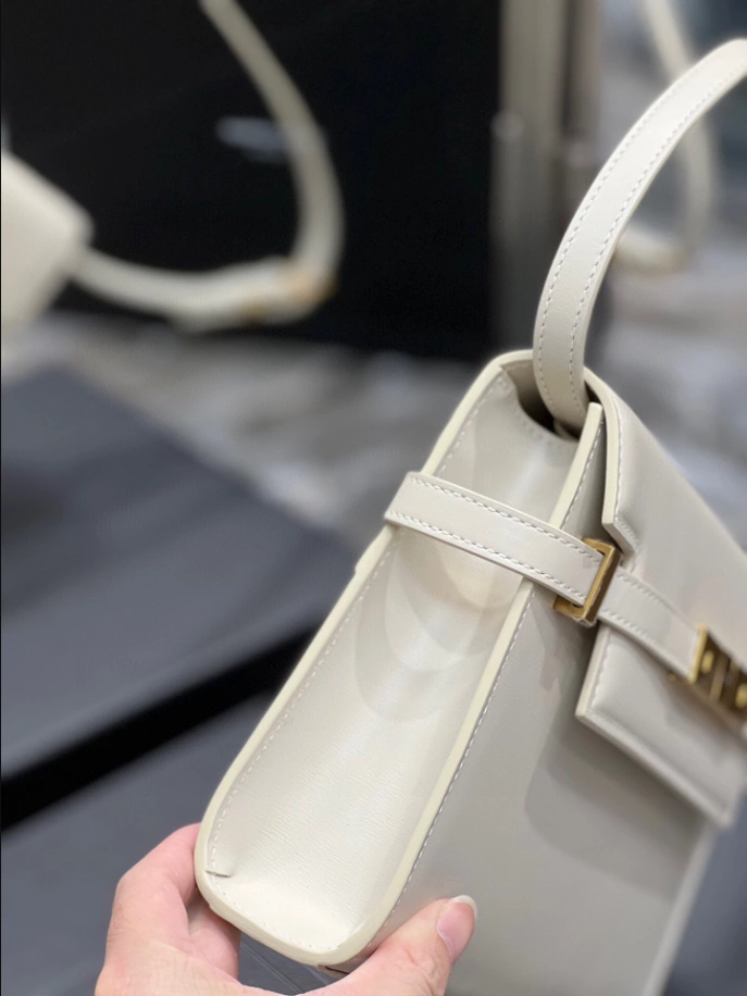 Manhattan Small Shoulder Bag in Box Saint Laurent - YB056