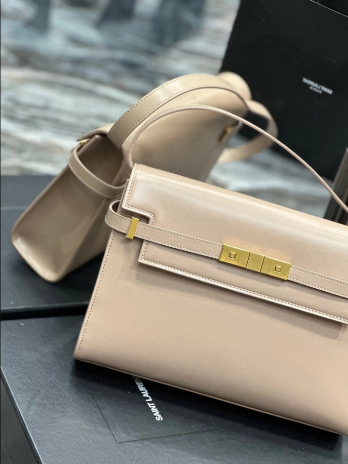Manhattan Small Shoulder Bag in Box Saint Laurent - YB057