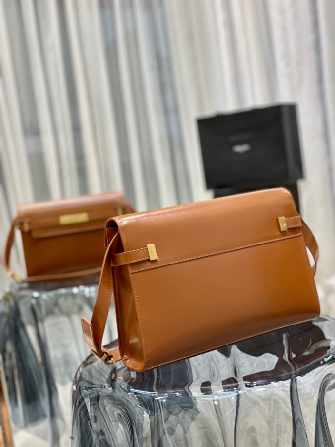 Manhattan Small Shoulder Bag in Box Saint Laurent - YB058