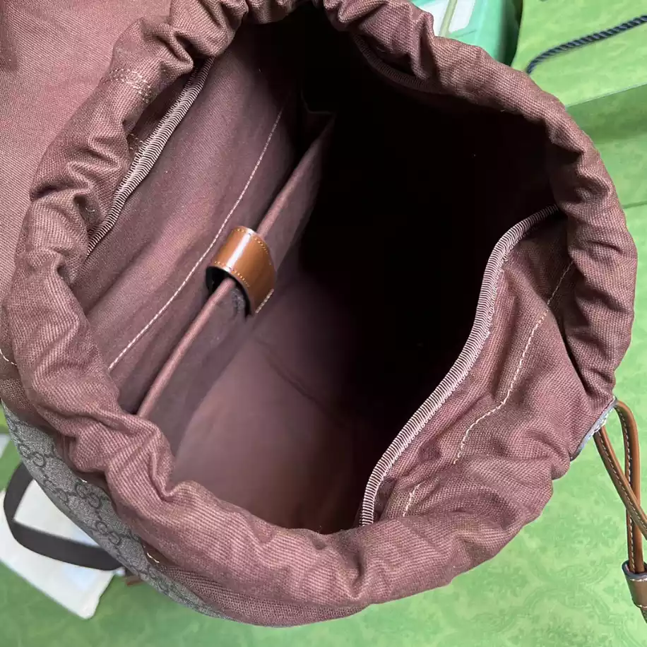 Medium Backpack with Interlocking G in Beige GG Supreme - GB250