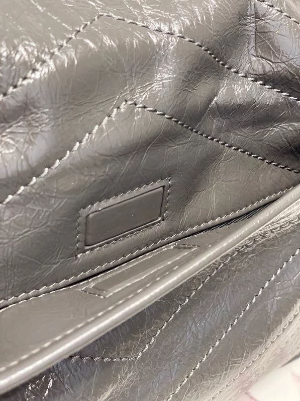 Saint Laurent Niki Medium In Vintage Leather - YB032