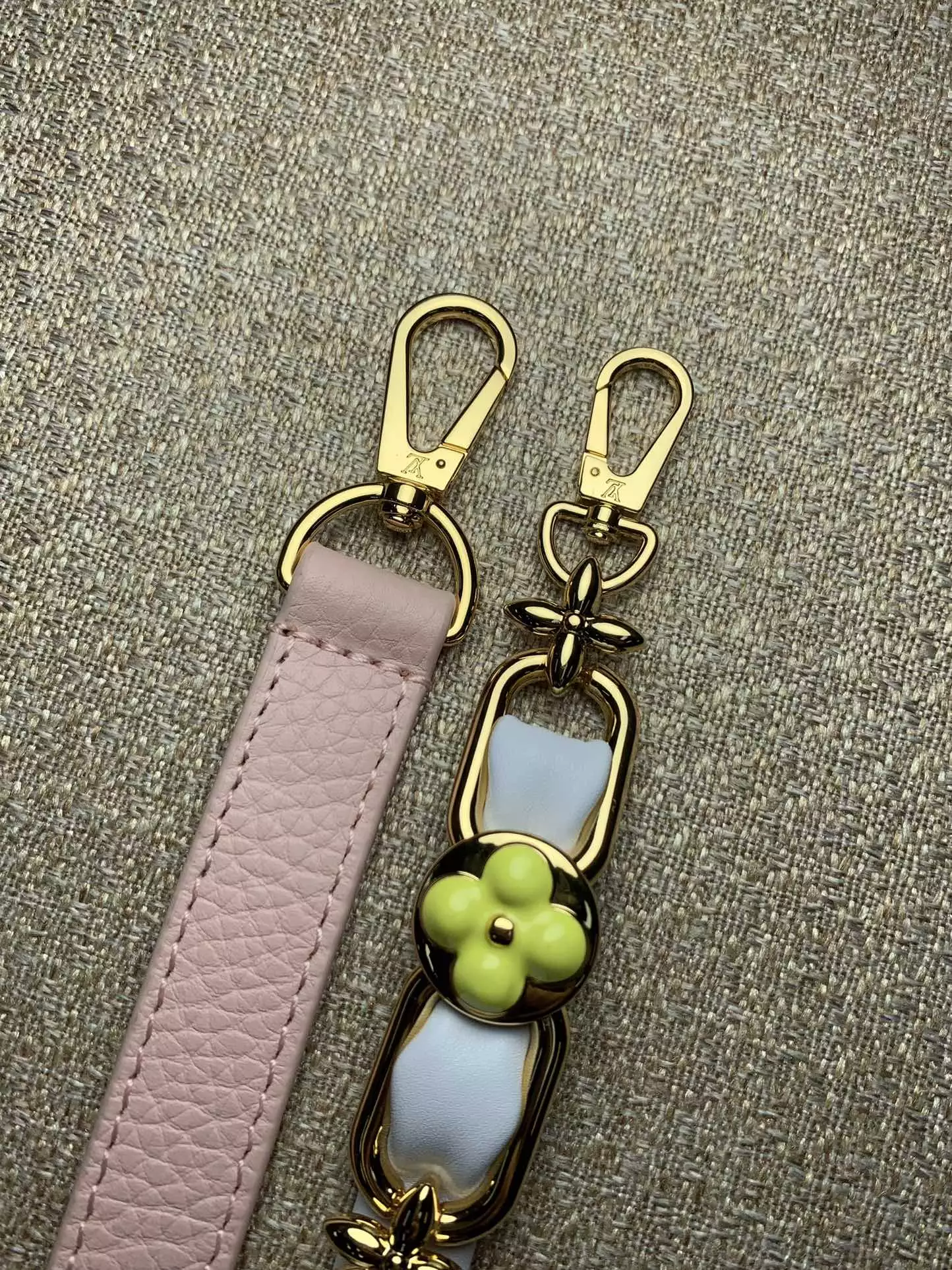 Capucines MM Blossom Chain Handbag Jasmine Pink