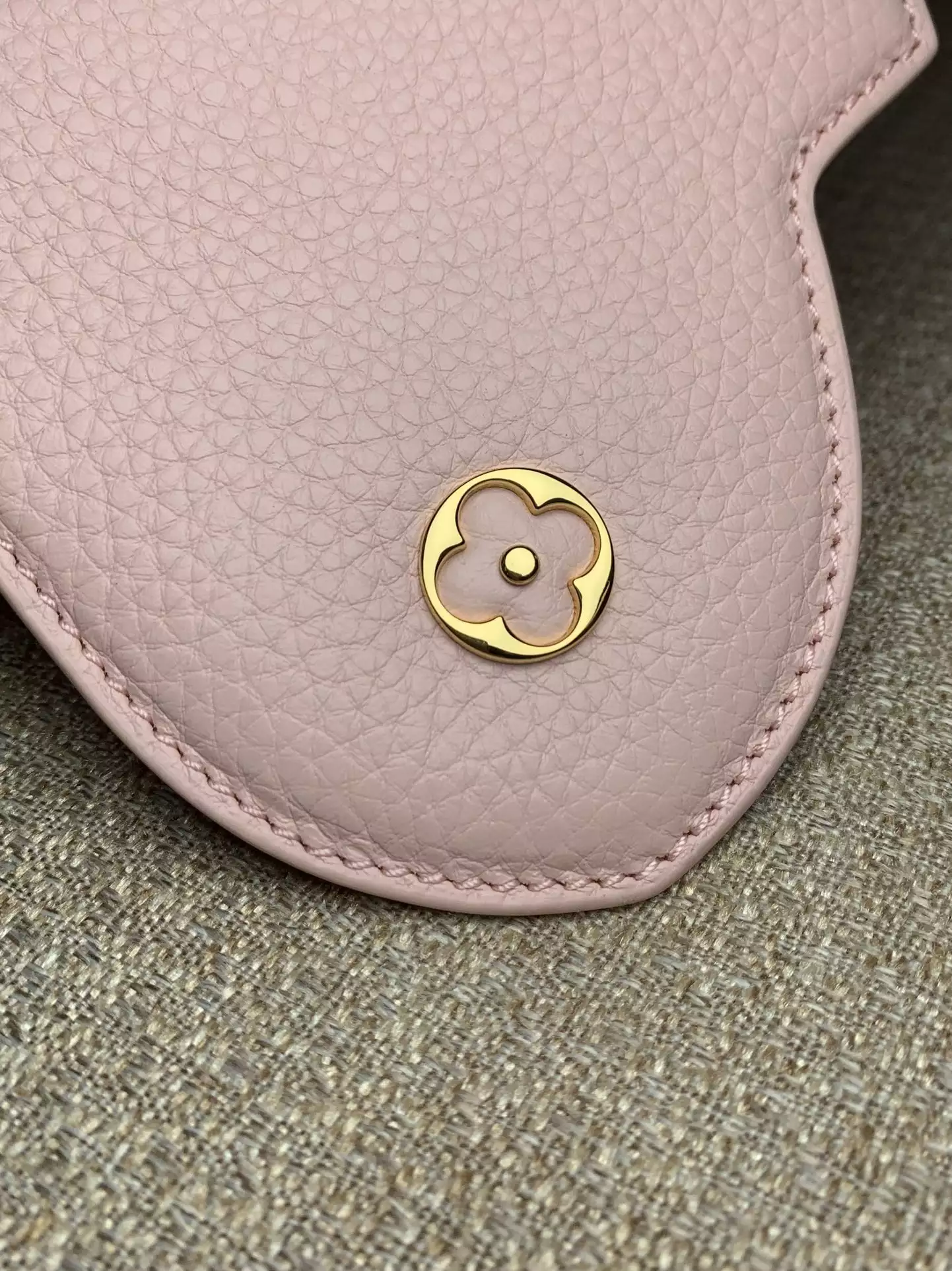 Capucines MM Blossom Chain Handbag Jasmine Pink