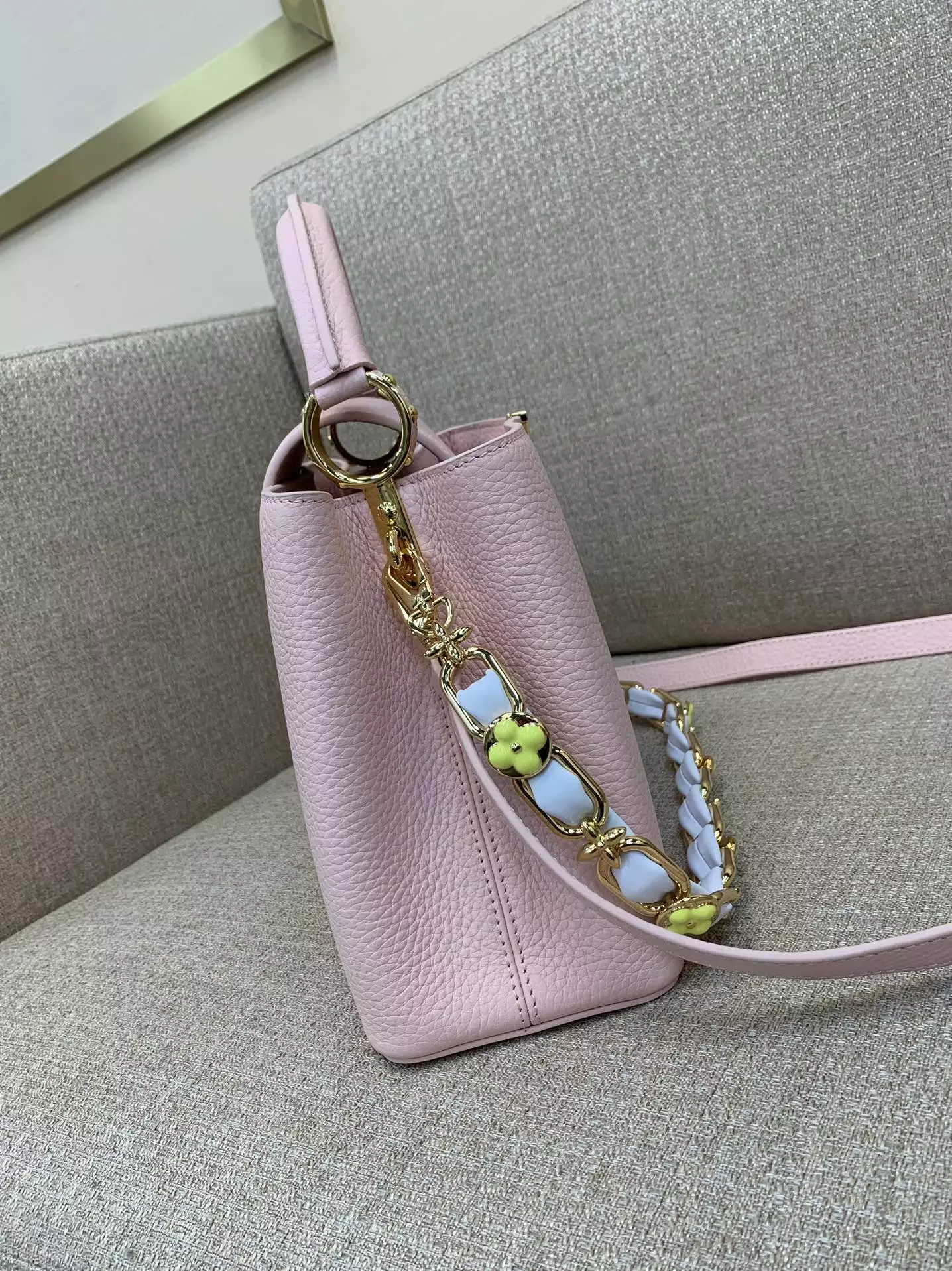 Capucines MM Blossom Chain Handbag Jasmine Pink