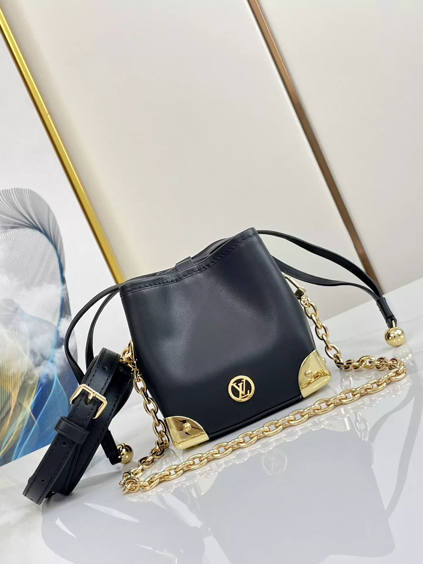 Noé Purse LV Charms Black Leather