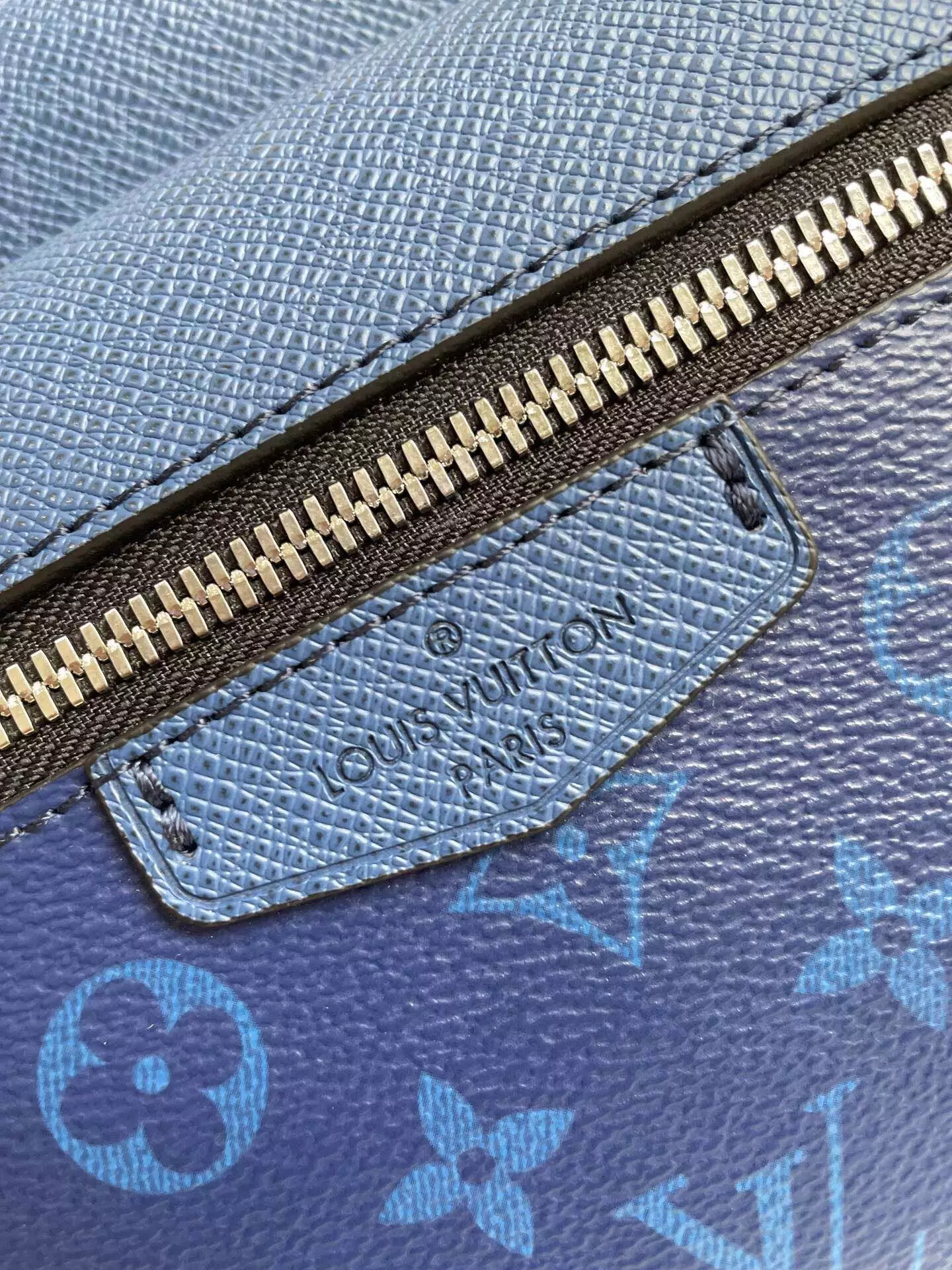 Outdoor Messenger Taigarama Cobalt