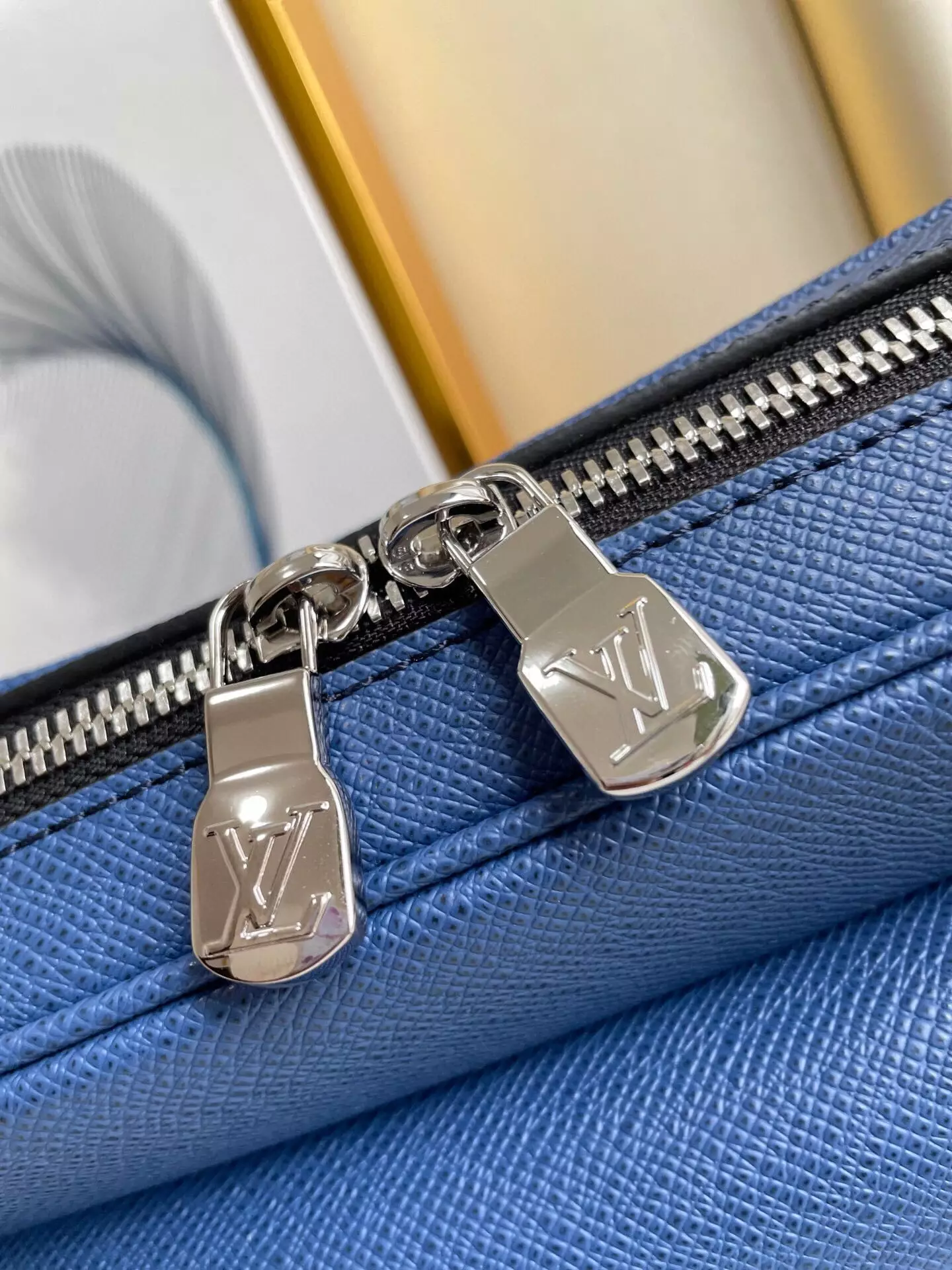 Outdoor Messenger Taigarama Cobalt