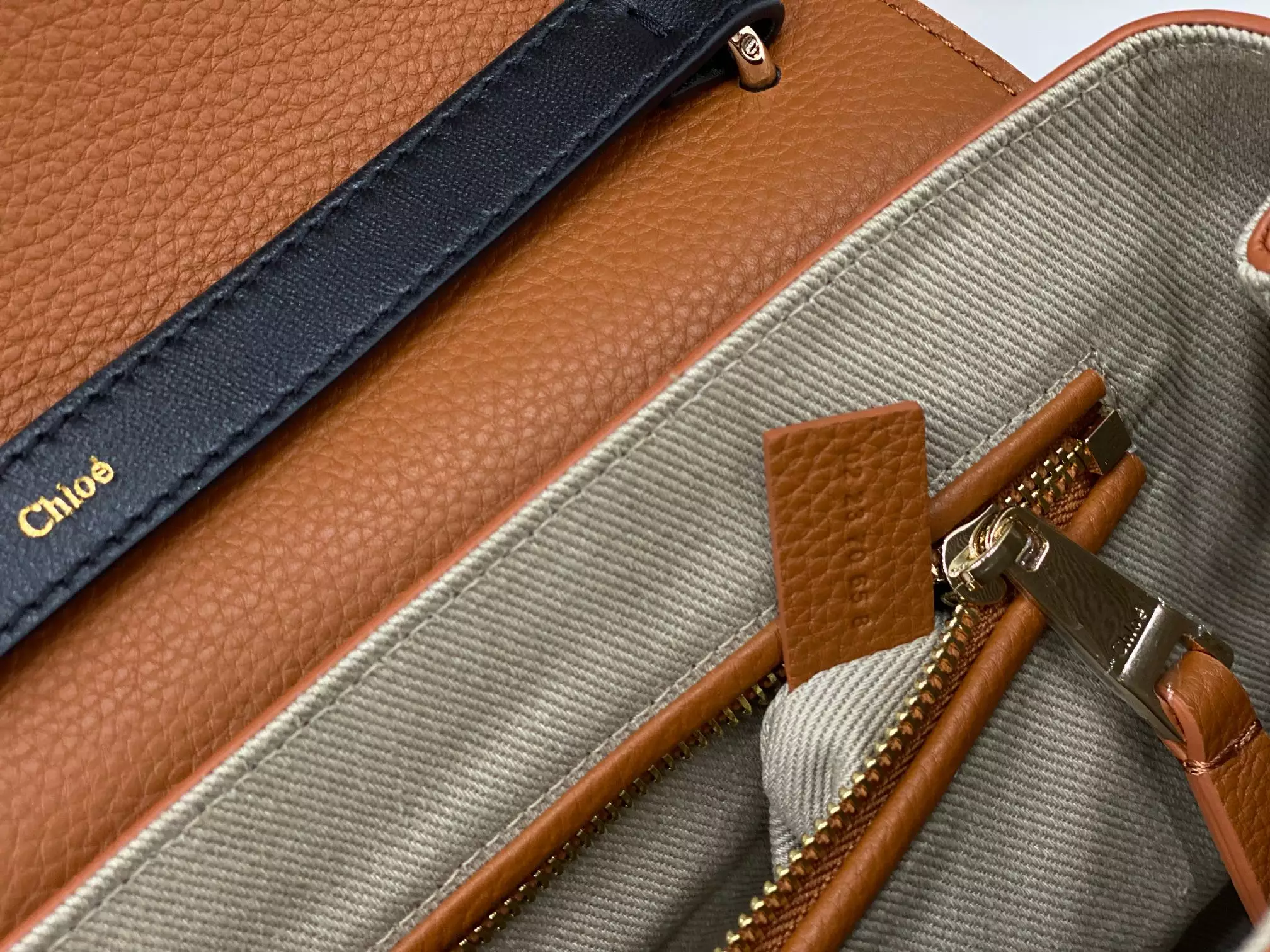 Chloé Penelope Medium Caramel Leather