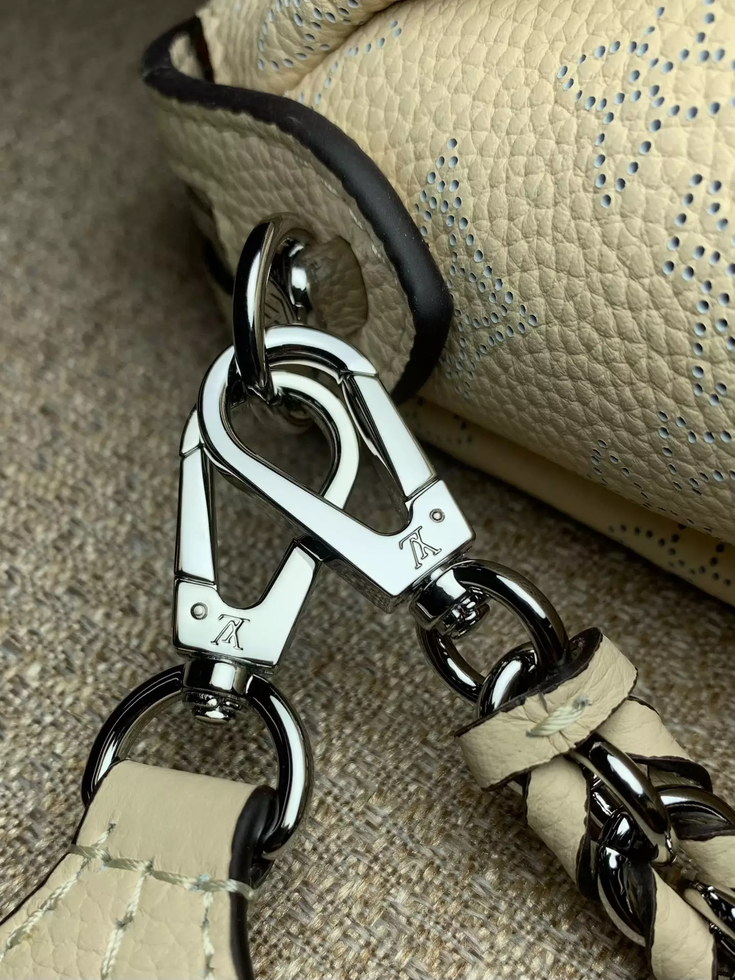 Hand It All PM Mahina in Crème Beige