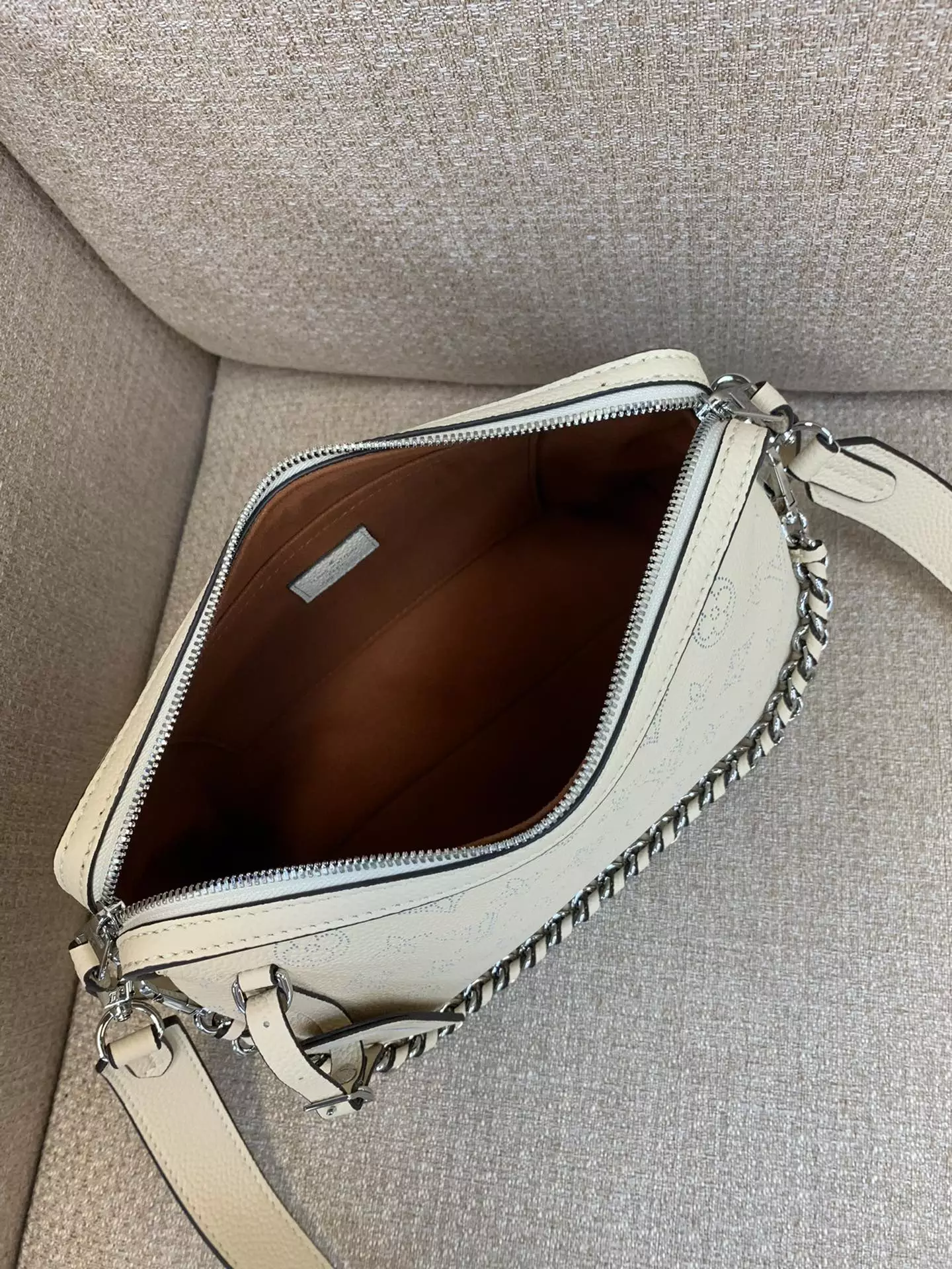 Hand It All PM Mahina in Crème Beige