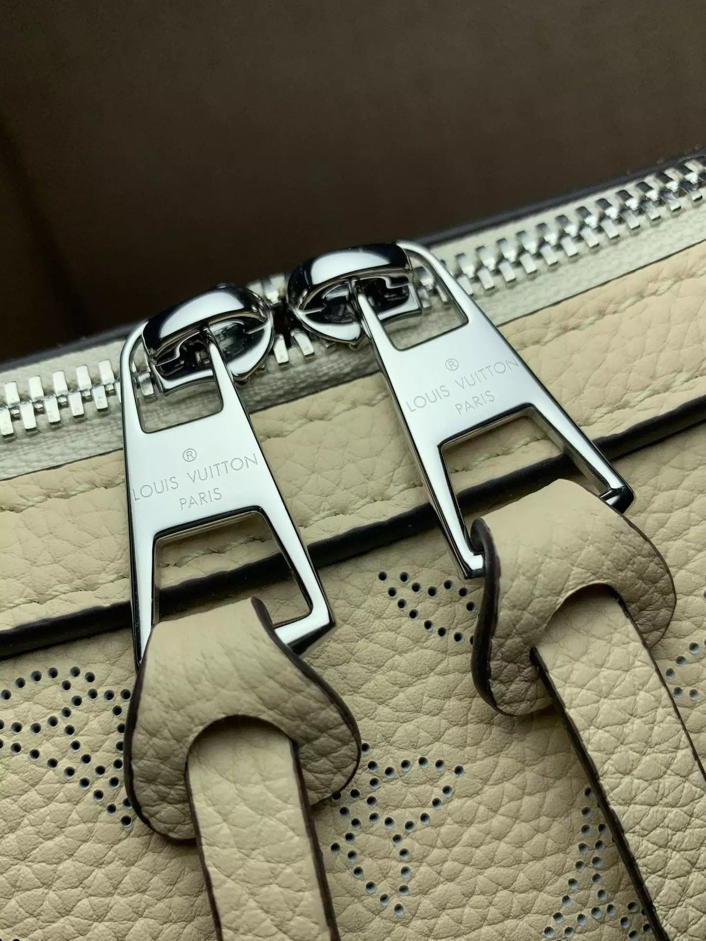 Hand It All PM Mahina in Crème Beige