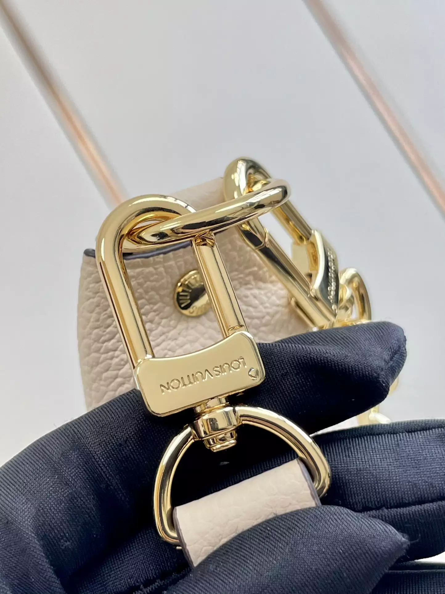 Loop Hobo Monogram Empreinte Creme Leather