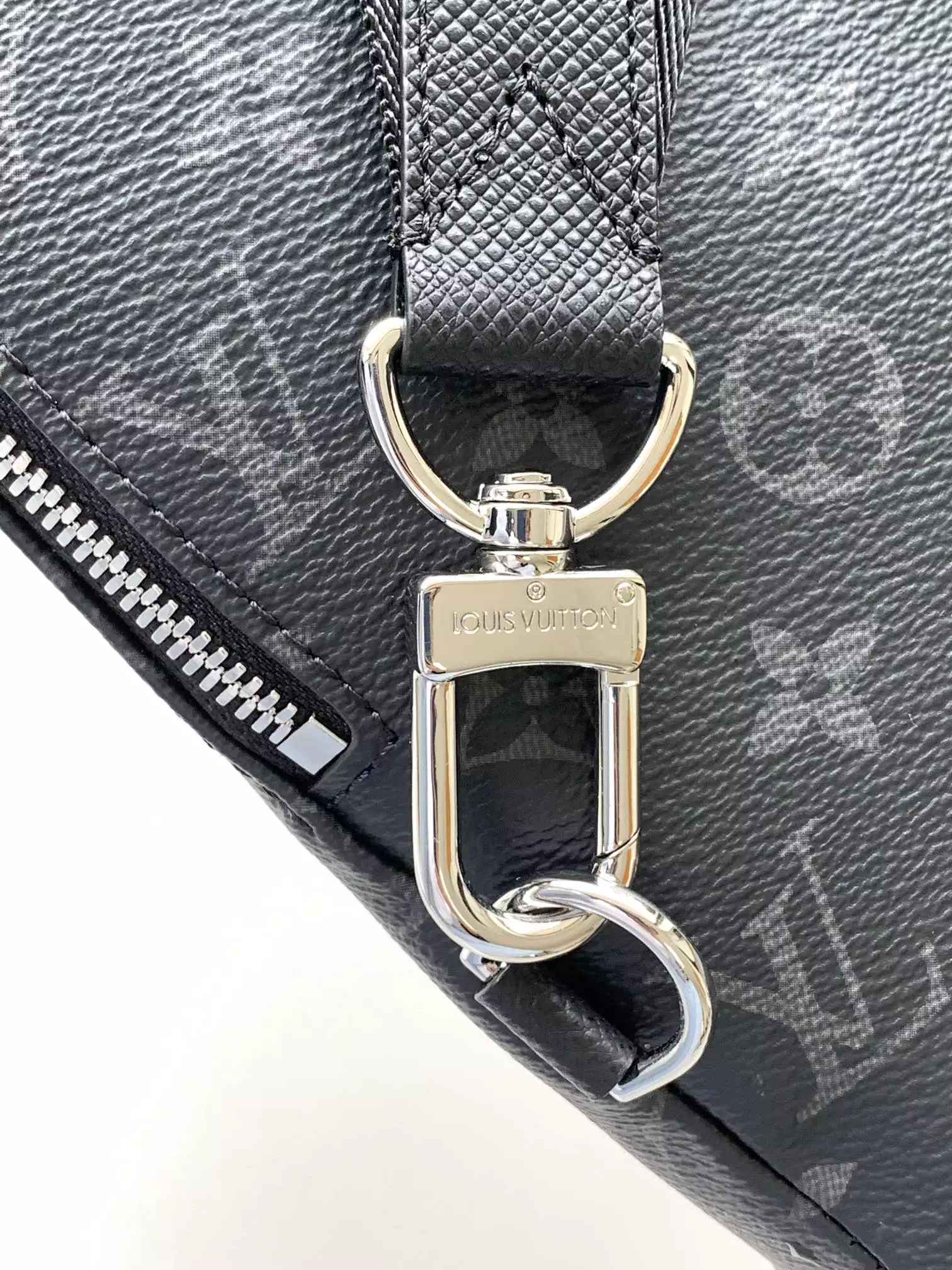 Louis Vuitton Duo Slingbag Taigarama Agave Black