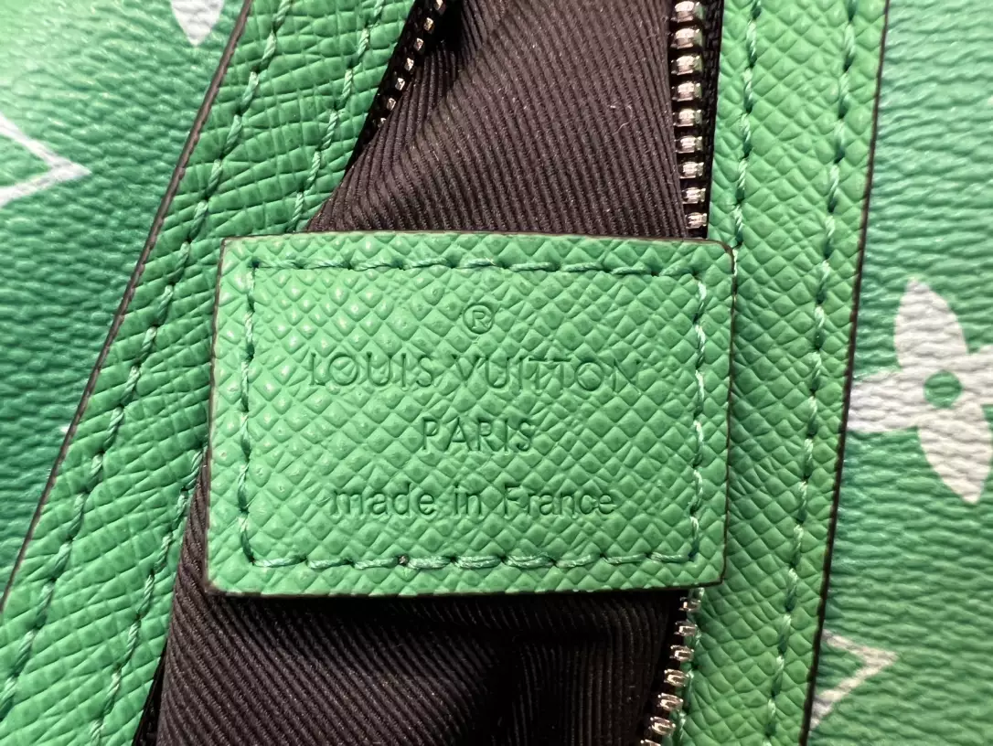 Louis Vuitton Duo Slingbag Taigarama Cactus Green