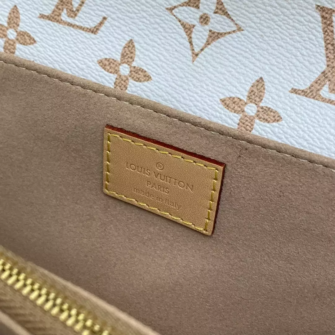 Pochette Métis East West Other Monogram Canvas