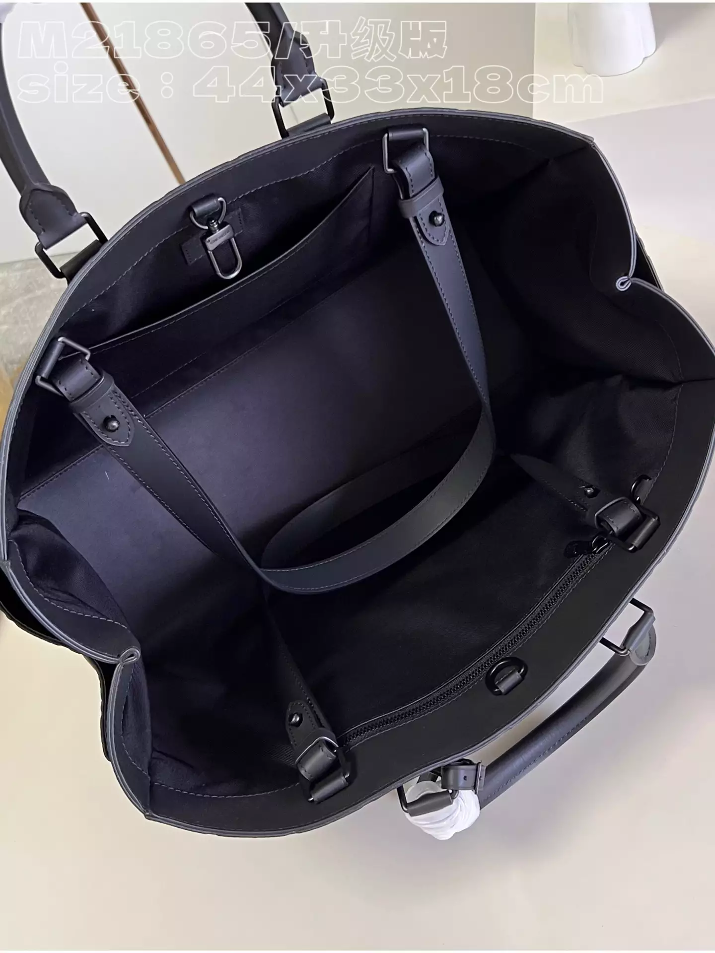 Sac Plat 24H Monogram Taurillon Black Leather