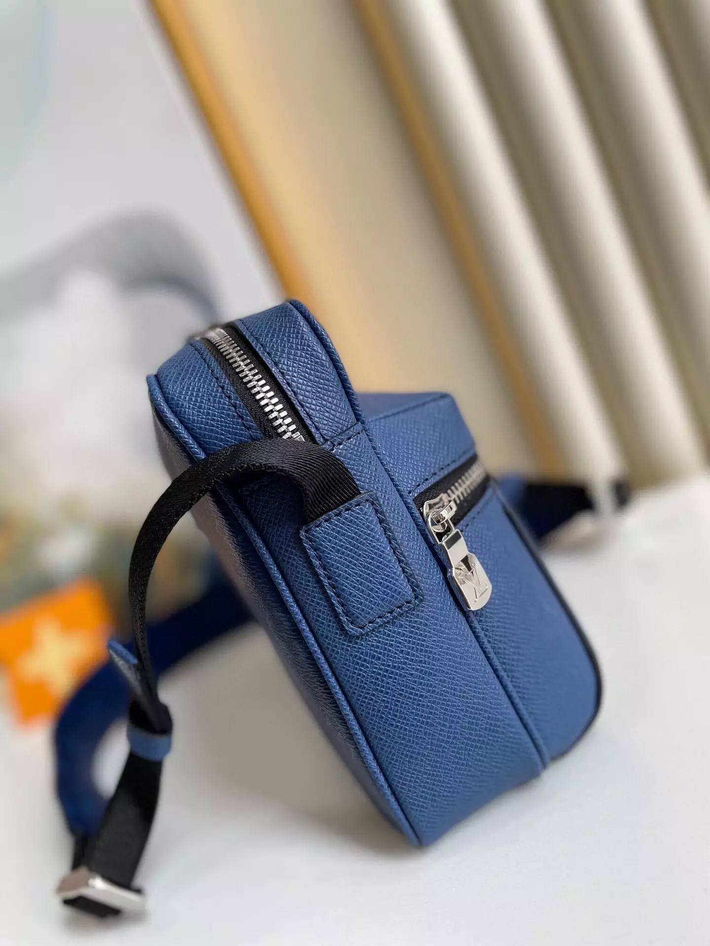 Outdoor Messenger Taigarama Cobalt